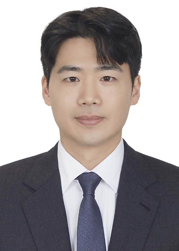 이현욱 교수